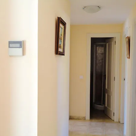 Charming In With Shared Pool Appartement
