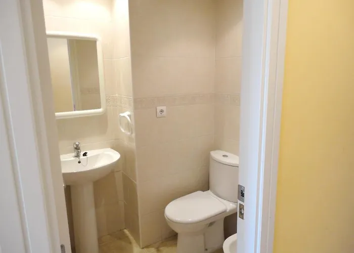 Charming In With Shared Pool Апартаменти